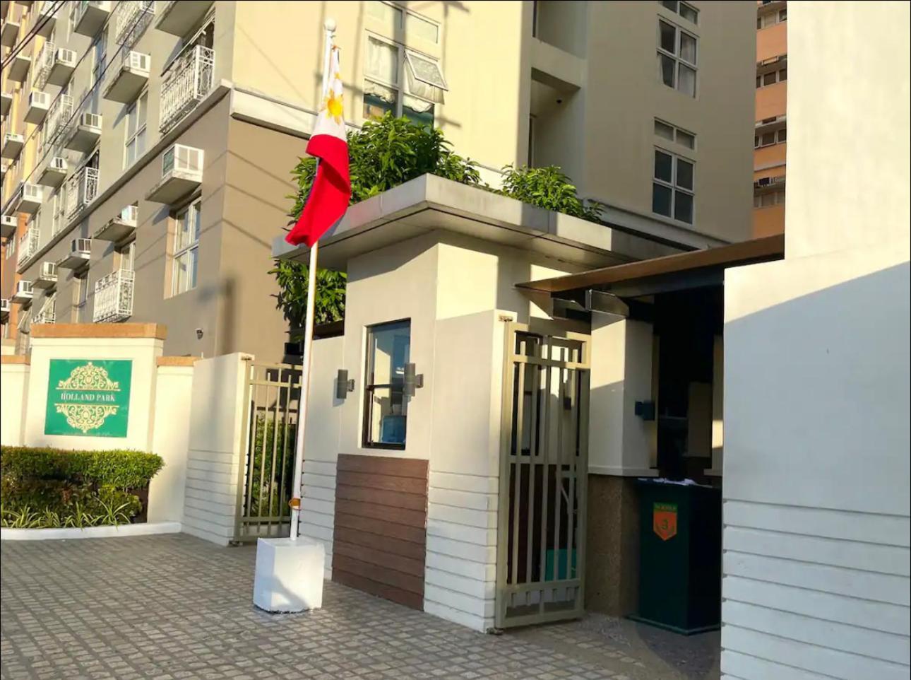 Aparthotel Neat Unit In Holland Park Southwoods Binan Exterior foto